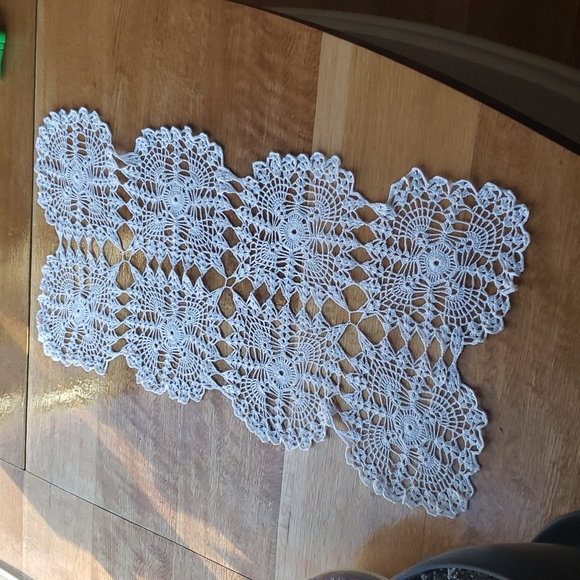 Handmade doili table runner unique - Picture 2 of 4